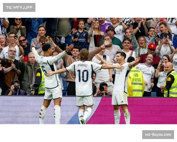 皇马贝林厄姆腿筋伤缺 楚阿梅尼出战成疑中场失衡 皇马贝林厄姆腿筋伤缺 楚阿梅尼出战成疑中场失衡